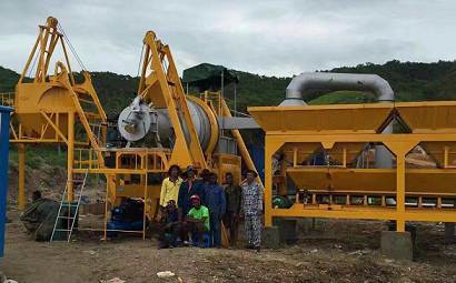 How to use a small asphalt mixer safely